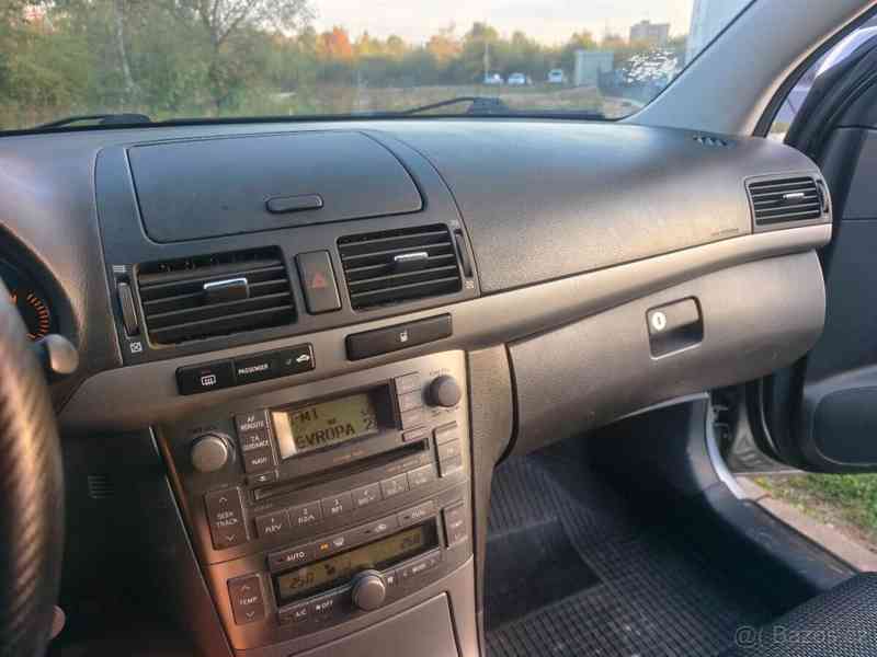 Toyota Avensis - foto 4