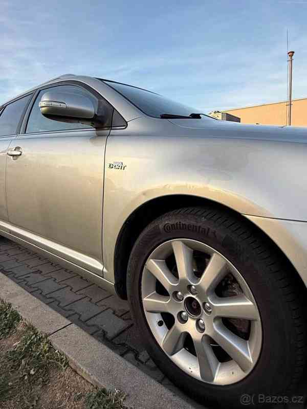 Toyota Avensis - foto 6