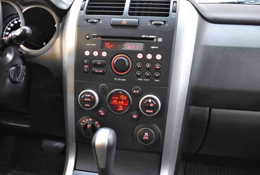 Suzuki Grand Vitara 2.4i Club benzín 124kw - foto 20