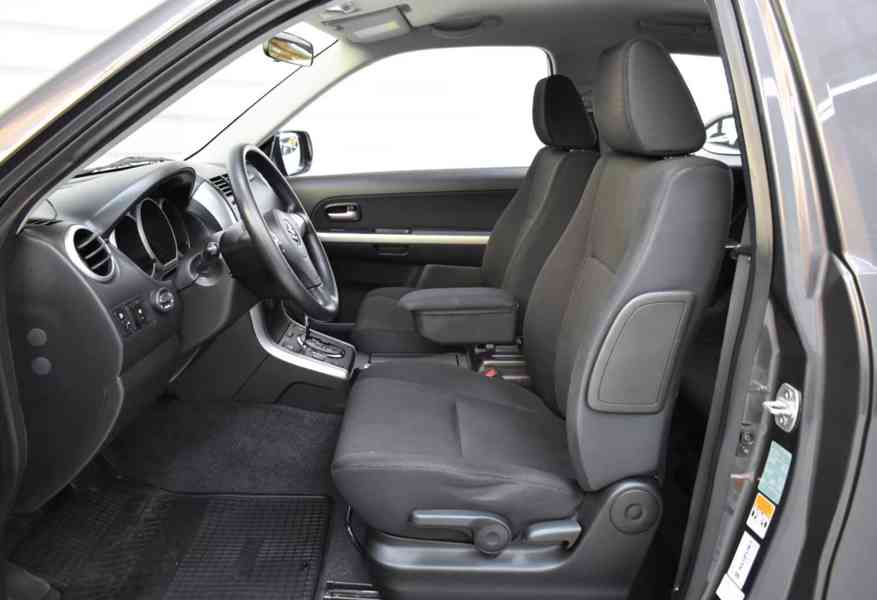 Suzuki Grand Vitara 2.4i Club benzín 124kw - foto 9