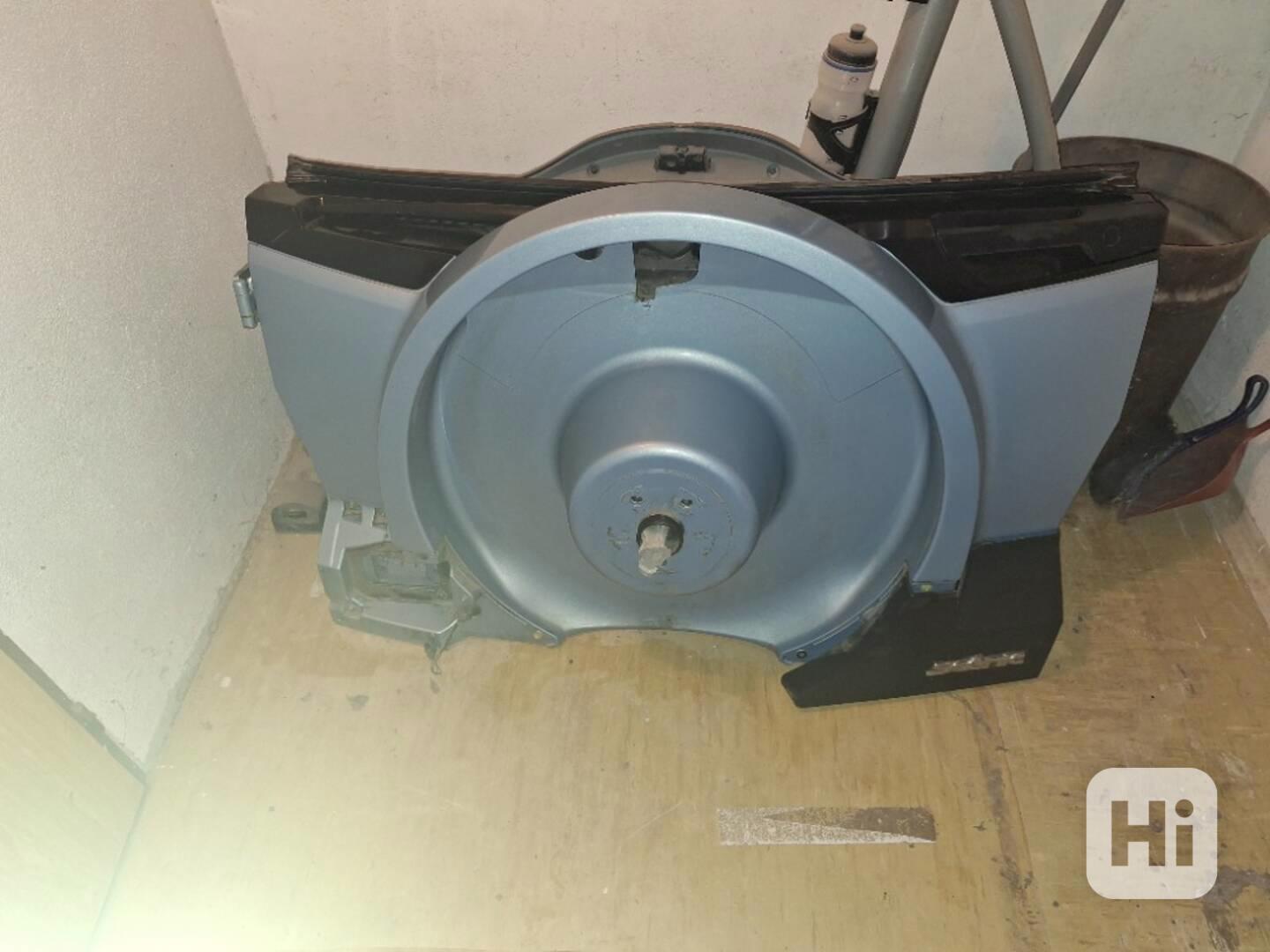 Zadní dveře od kufru na Renault megane scenic RX4 - foto 1