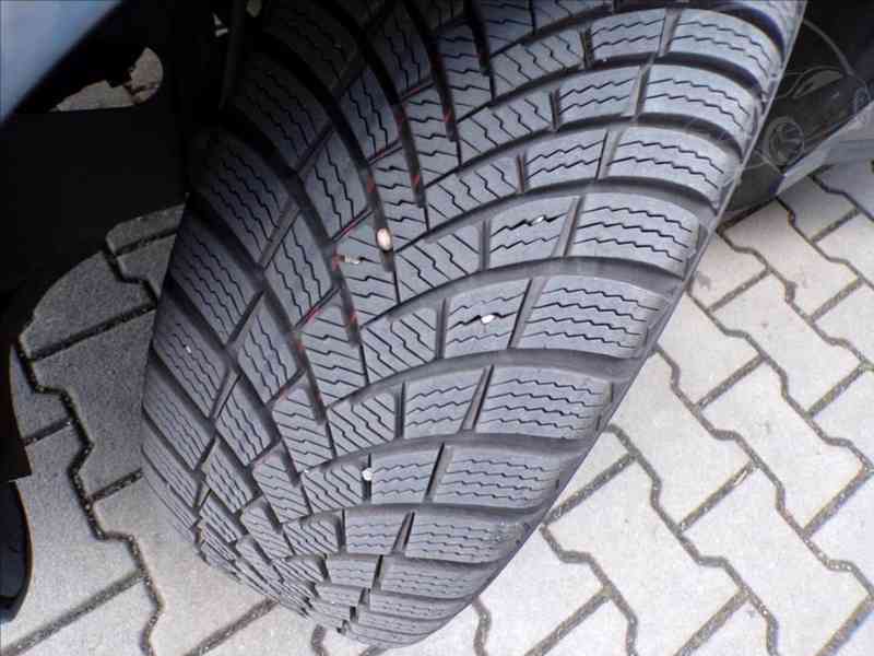 Volkswagen Passat 1,9 TDI - foto 15