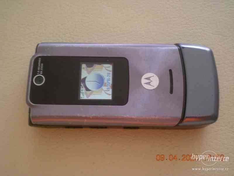 Motorola W510 - plně funkční véčkový mobilní telefon - foto 2
