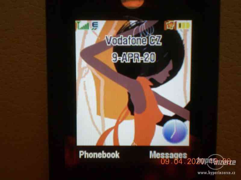 Motorola W510 - plně funkční véčkový mobilní telefon - foto 4