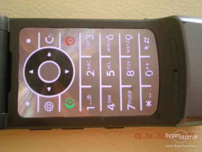 Motorola W510 - plně funkční véčkový mobilní telefon - foto 6