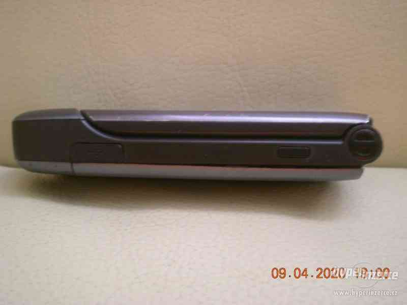 Motorola W510 - plně funkční véčkový mobilní telefon - foto 8