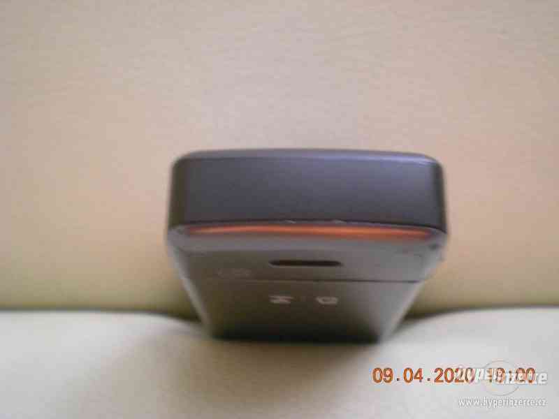 Motorola W510 - plně funkční véčkový mobilní telefon - foto 10