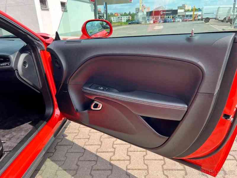 Dodge Challenger 6,4   SRT - foto 10