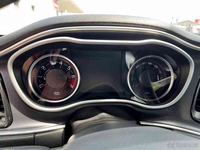 Dodge Challenger 6,4   SRT - foto 14