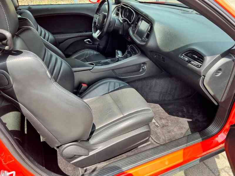 Dodge Challenger 6,4   SRT - foto 8