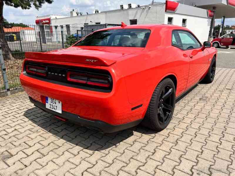 Dodge Challenger 6,4   SRT - foto 4