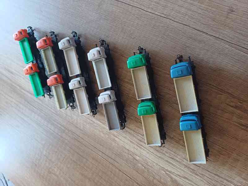 Plošinové vagony s Ifama.  TT - foto 4