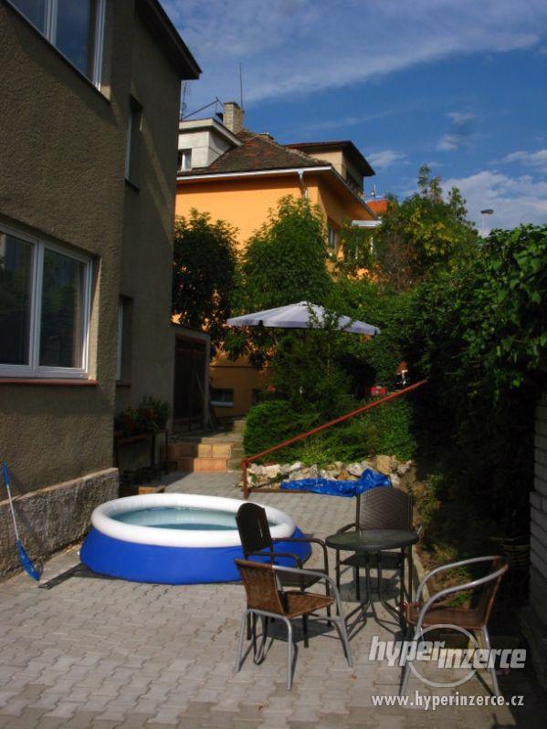 PRONÁJEM BYTU 3 + 1 VE VILE, PRAHA 8. - foto 15