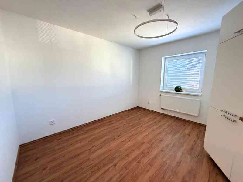 PRONÁJEM NOVOSTAVBY BYTU 2+KK S PARKOVACÍM STÁNÍM V BRNĚ - foto 5