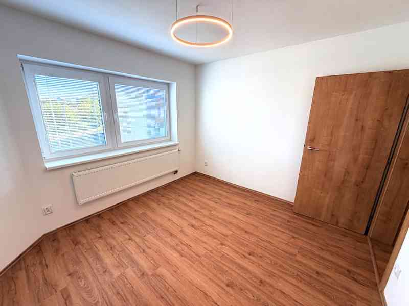 PRONÁJEM NOVOSTAVBY BYTU 2+KK S PARKOVACÍM STÁNÍM V BRNĚ - foto 14