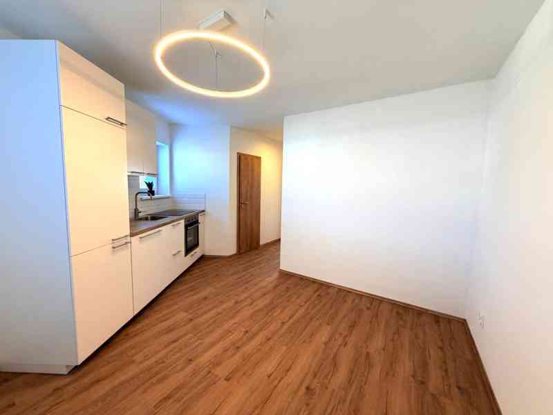 PRONÁJEM NOVOSTAVBY BYTU 2+KK S PARKOVACÍM STÁNÍM V BRNĚ - foto 6