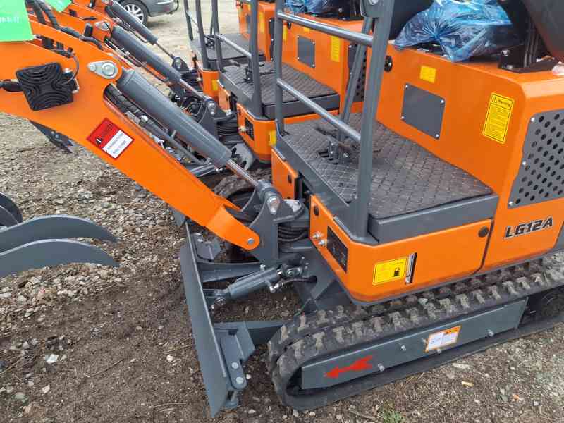 Minibagr LGCM LG12A 1,1 t Kubota +3 lžíce 20/40/80 - foto 11