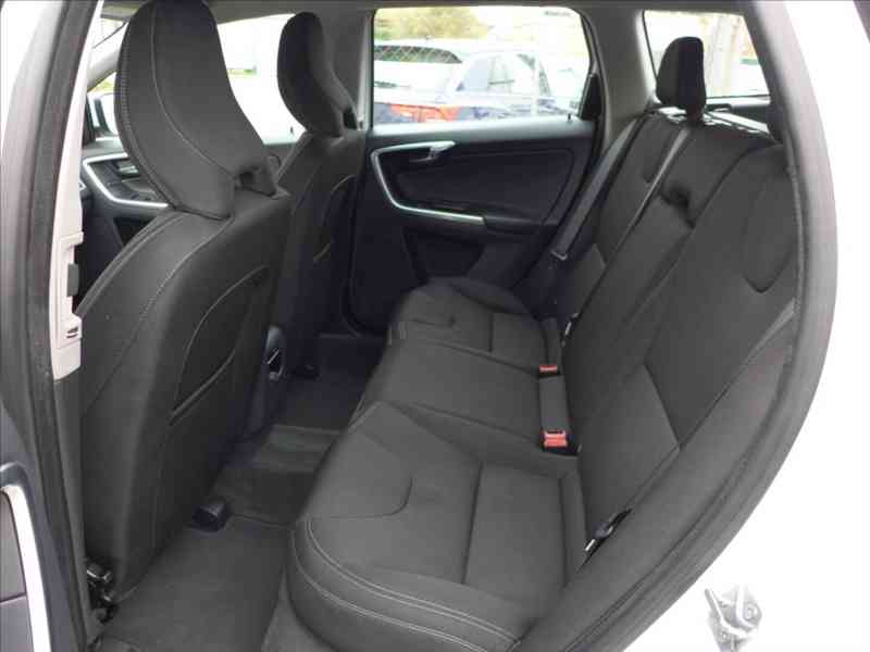 Volvo XC60 2,0 D 5TI VÁLEC, 1. MAJITEL - foto 6