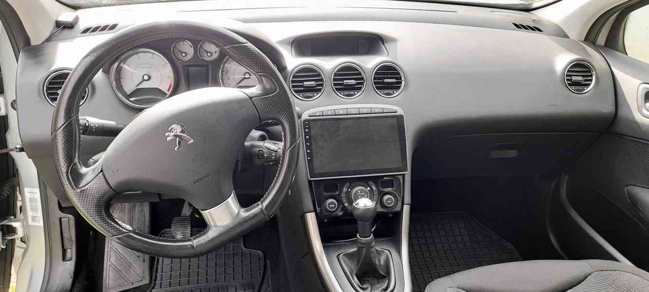 Peugeot 308 SW 1,6i 88kW 7-místný - foto 14