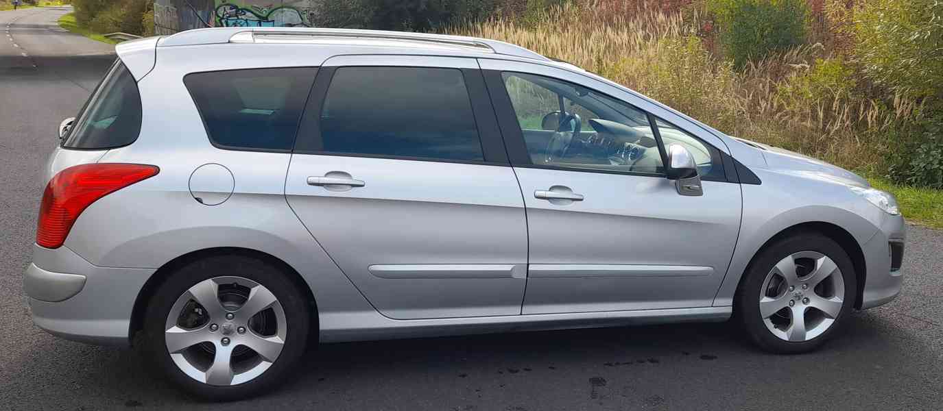 Peugeot 308 SW 1,6i 88kW 7-místný - foto 3