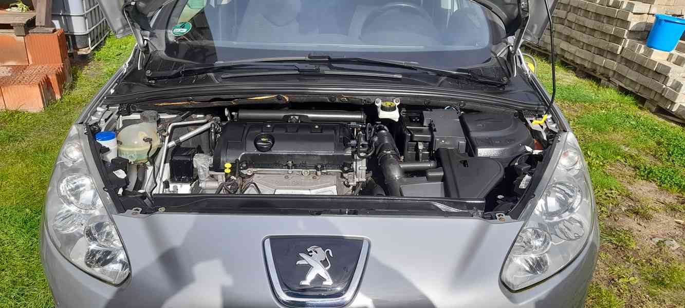 Peugeot 308 SW 1,6i 88kW 7-místný - foto 18