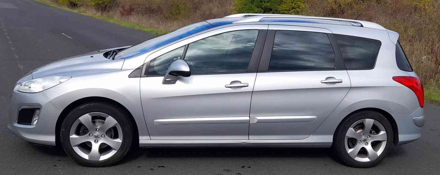 Peugeot 308 SW 1,6i 88kW 7-místný - foto 4