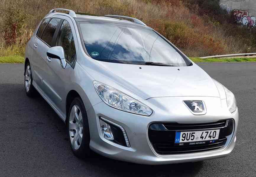 Peugeot 308 SW 1,6i 88kW 7-místný - foto 2