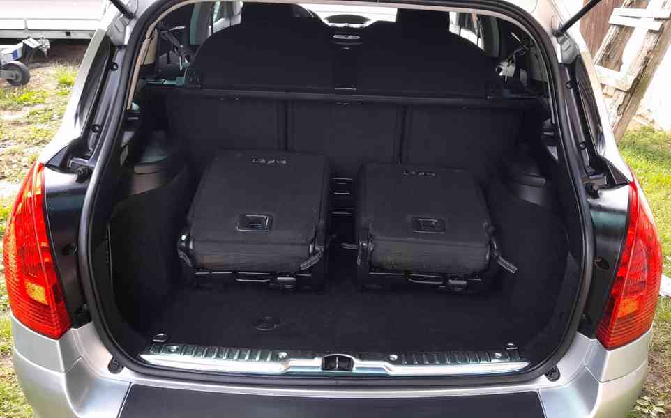 Peugeot 308 SW 1,6i 88kW 7-místný - foto 9