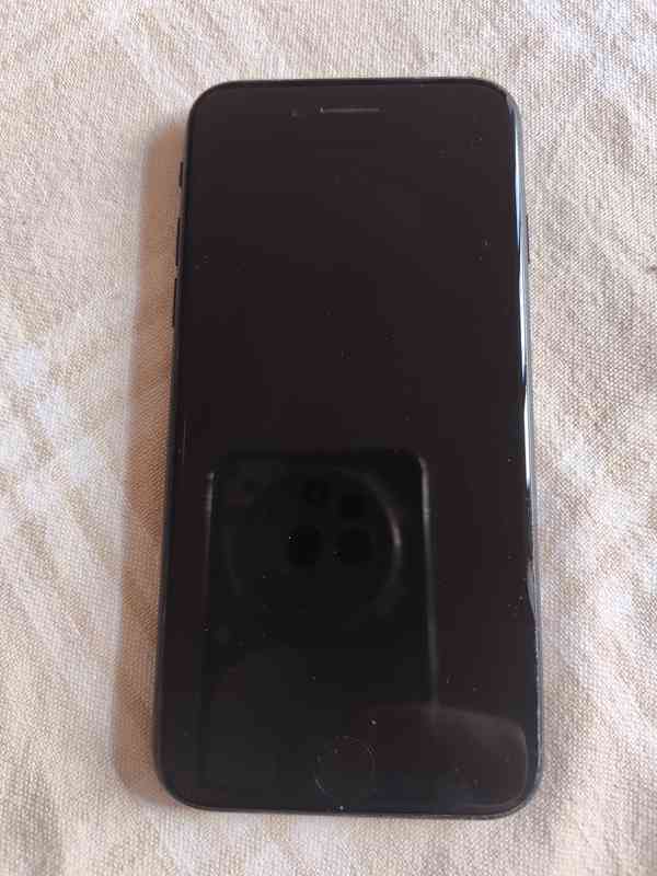 Mobilní dotykový telefon iPhone SE 2020 64GB černý - foto 2