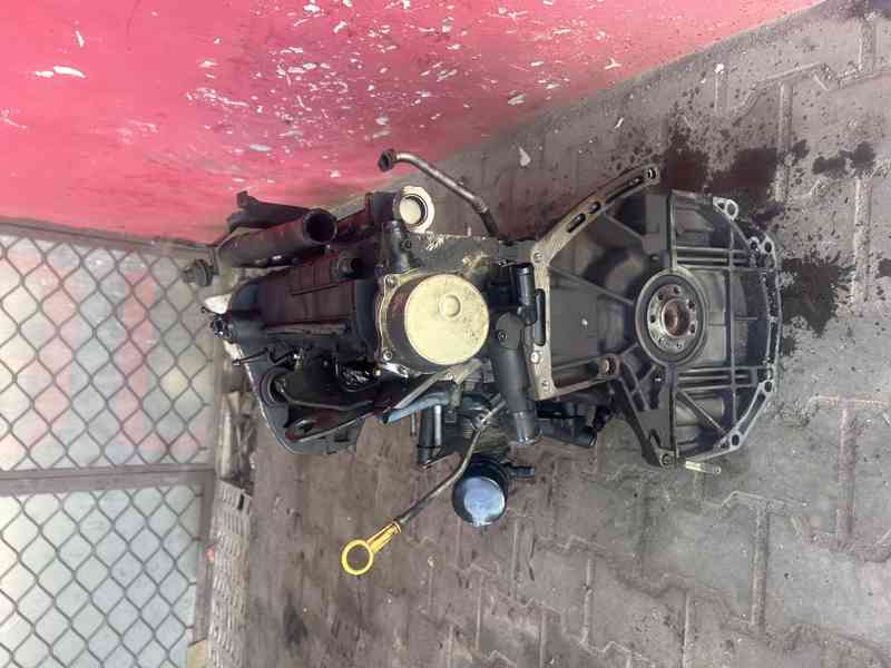 Motor 1,5 DCI 50KW K9K V7 Renault Kangoo holý - foto 3