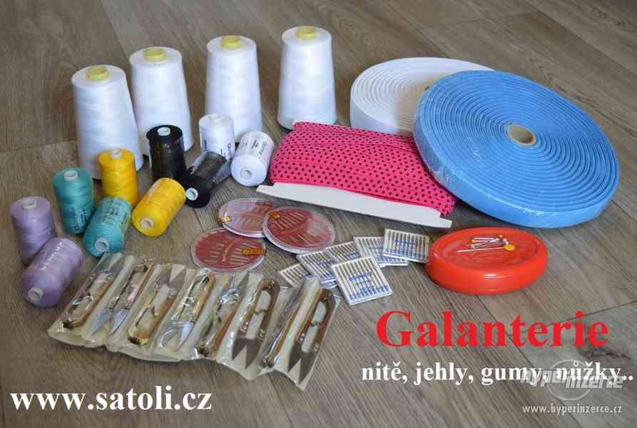 Nitě, gumy, lemovací pruženky, jehly..
