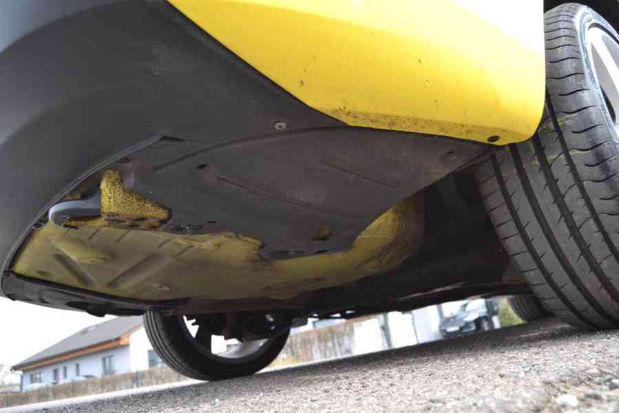 Škoda Rapid 1.2 TSI 77kW Elegance - foto 16