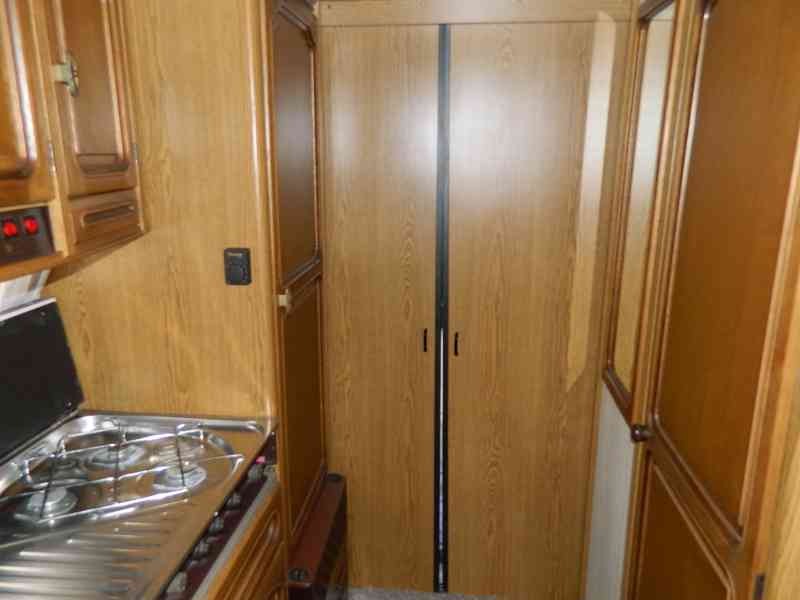 Karavan Burstner - foto 3