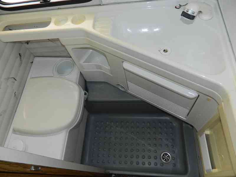Karavan Burstner - foto 10