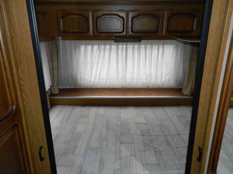 Karavan Burstner - foto 4