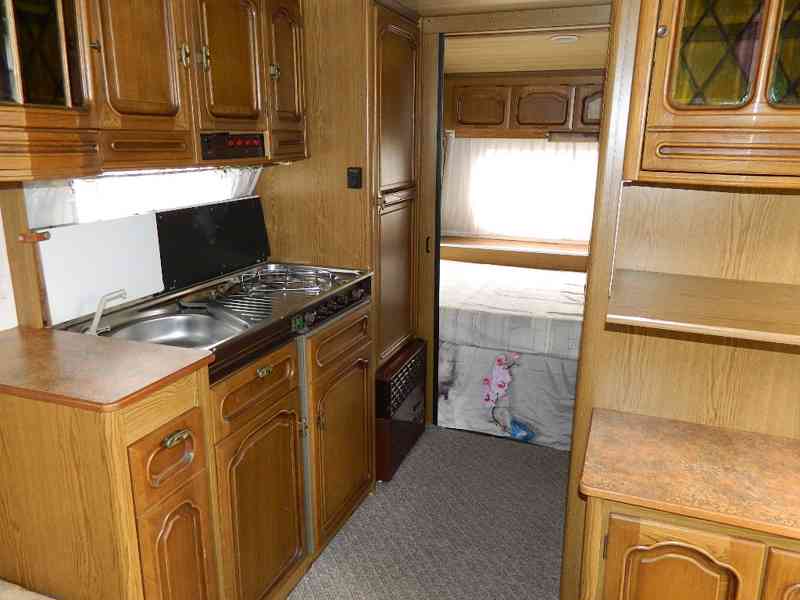Karavan Burstner - foto 2