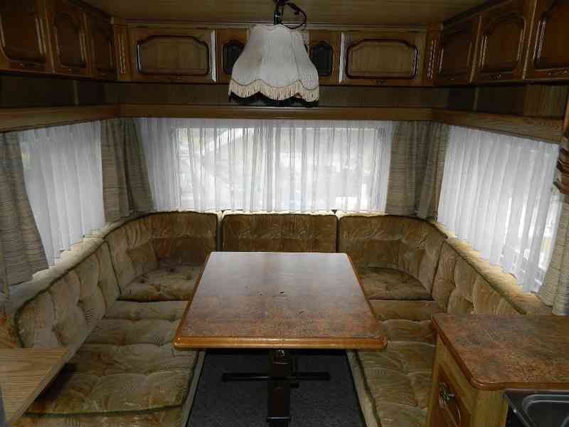 Karavan Burstner - foto 8