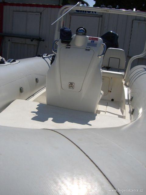 Nafukovací člun APEX A 17 s motorem Suzuki DF 100 r.v 2008 - foto 8