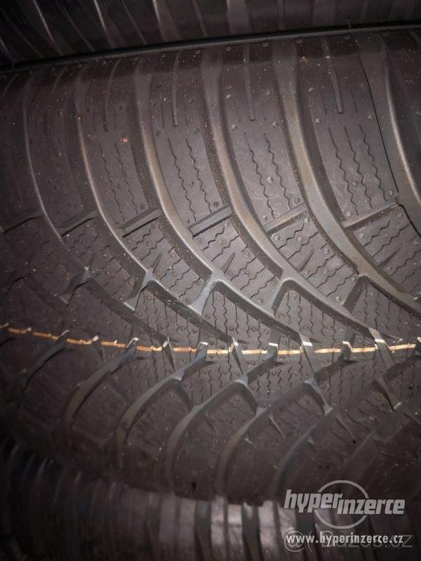 Zimní pneumatiky 235/60x16 - foto 1