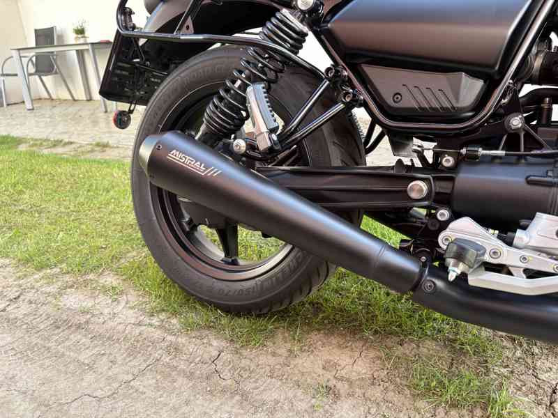 Moto Guzzi V7 850 Stone - foto 15