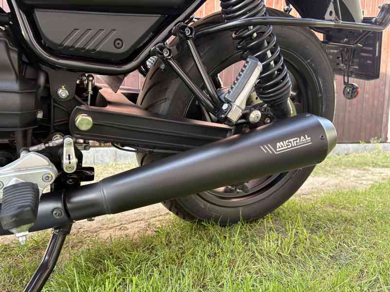 Moto Guzzi V7 850 Stone - foto 16