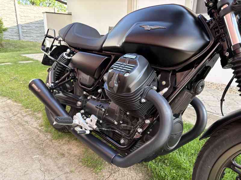 Moto Guzzi V7 850 Stone - foto 9