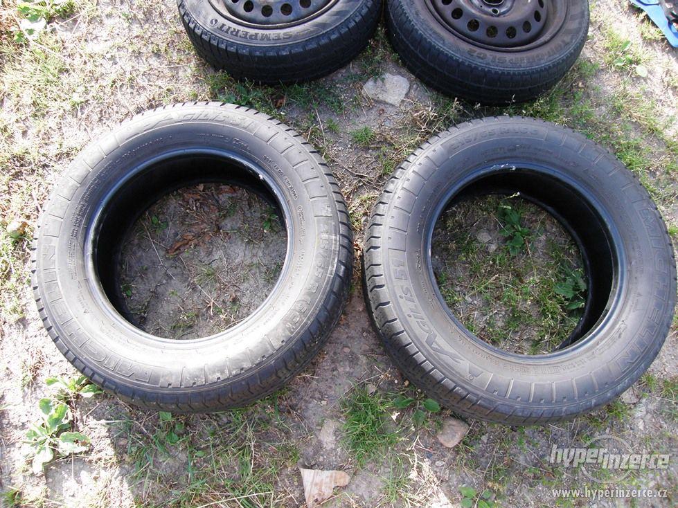 2ks letních pneu Michelin 215/65R16C, 2x5mm - foto 1