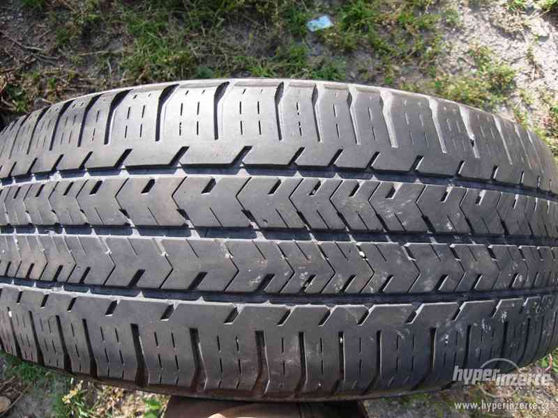 2ks letních pneu Michelin 215/65R16C, 2x5mm - foto 2