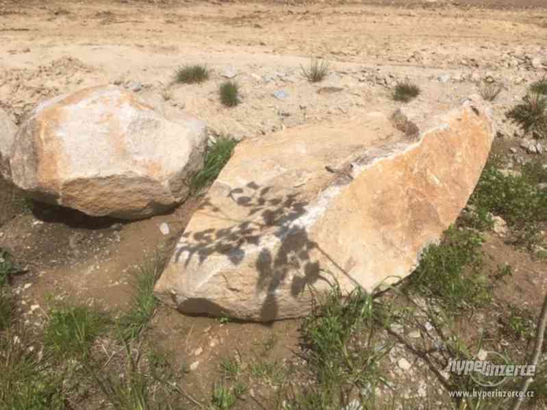 Solitérní žulové kameny - Srní u Hlinska - foto 5