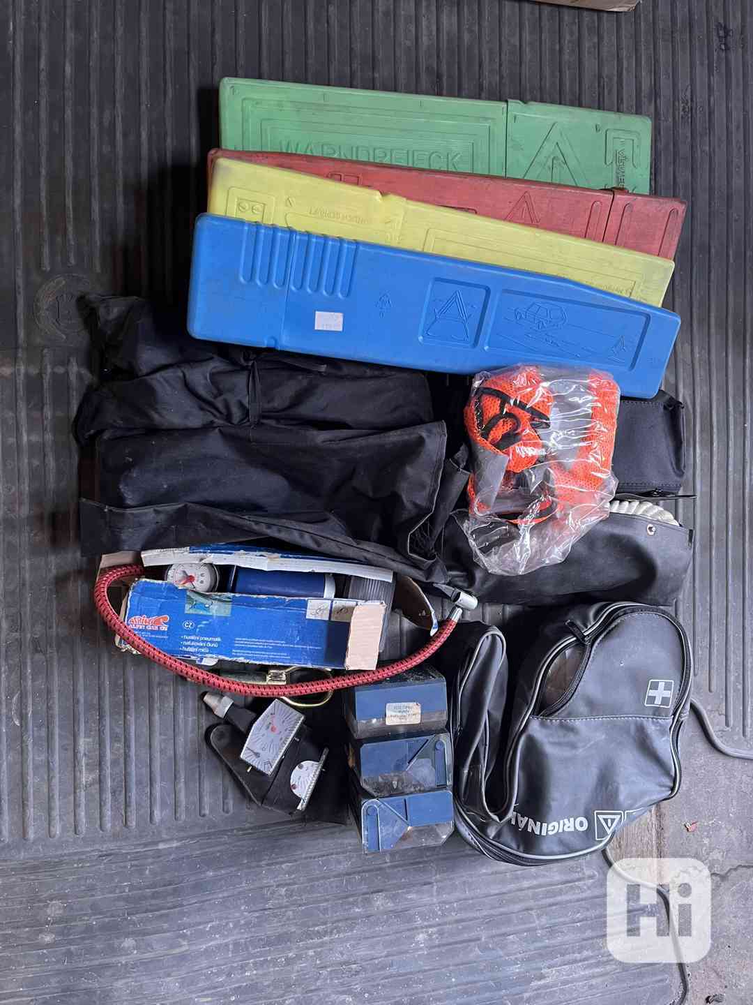 Povinná výbava - výbava vozidla 17ks/250Kč - foto 1