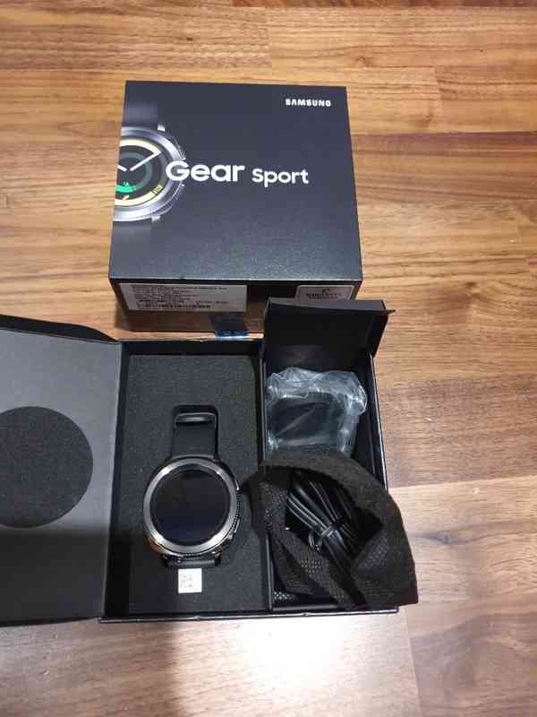 Sportovní hodinky Samsung Gear Sport SM-R600  - foto 2