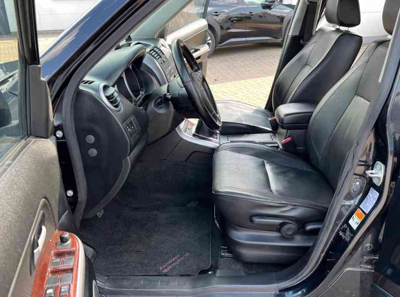 Suzuki Grand Vitara 2.0i Club benzín 103kw - foto 8