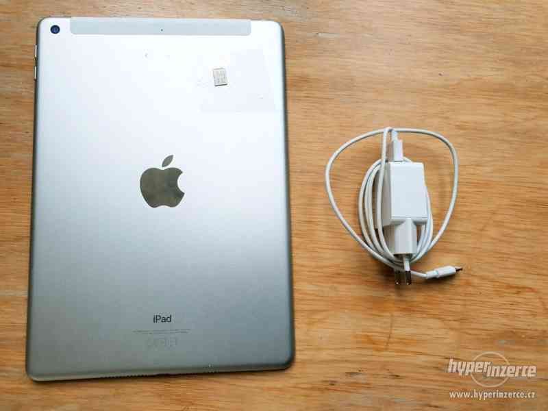 Apple iPad 2018 32GB WiFi MR7G2FD/A stříbrný - foto 1