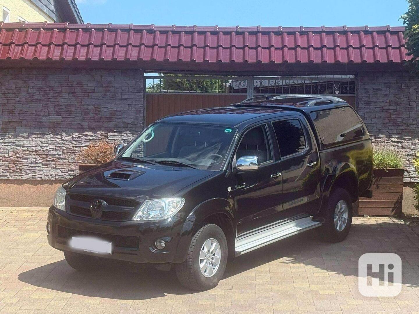 Toyota Hilux 3,0D4D Aut. Sol 4x4 126kw - foto 1